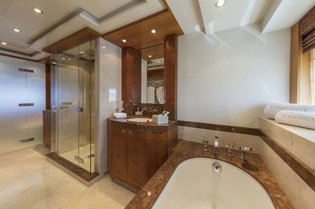 Heesen 3700