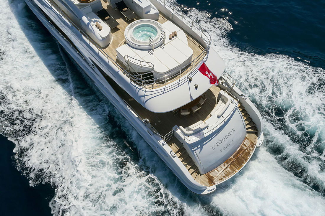 Heesen 3700