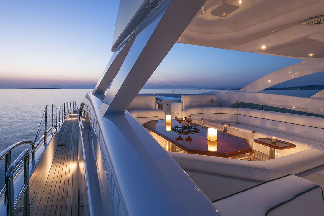 Heesen 3700