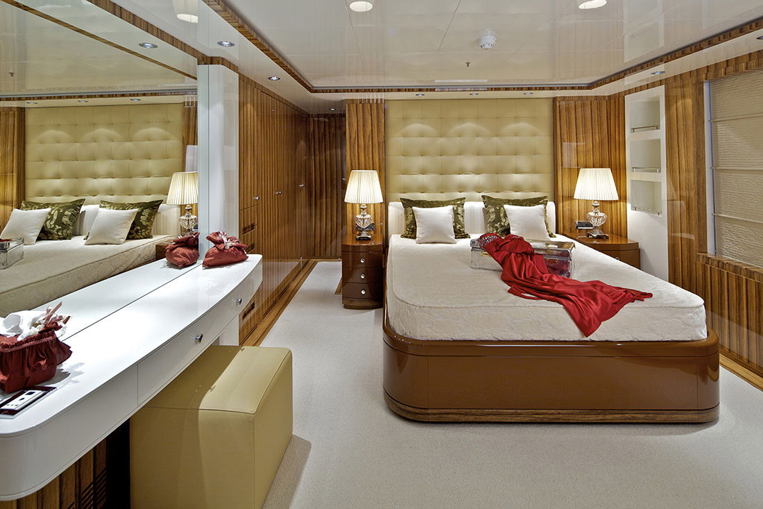 Golden Yachts 175