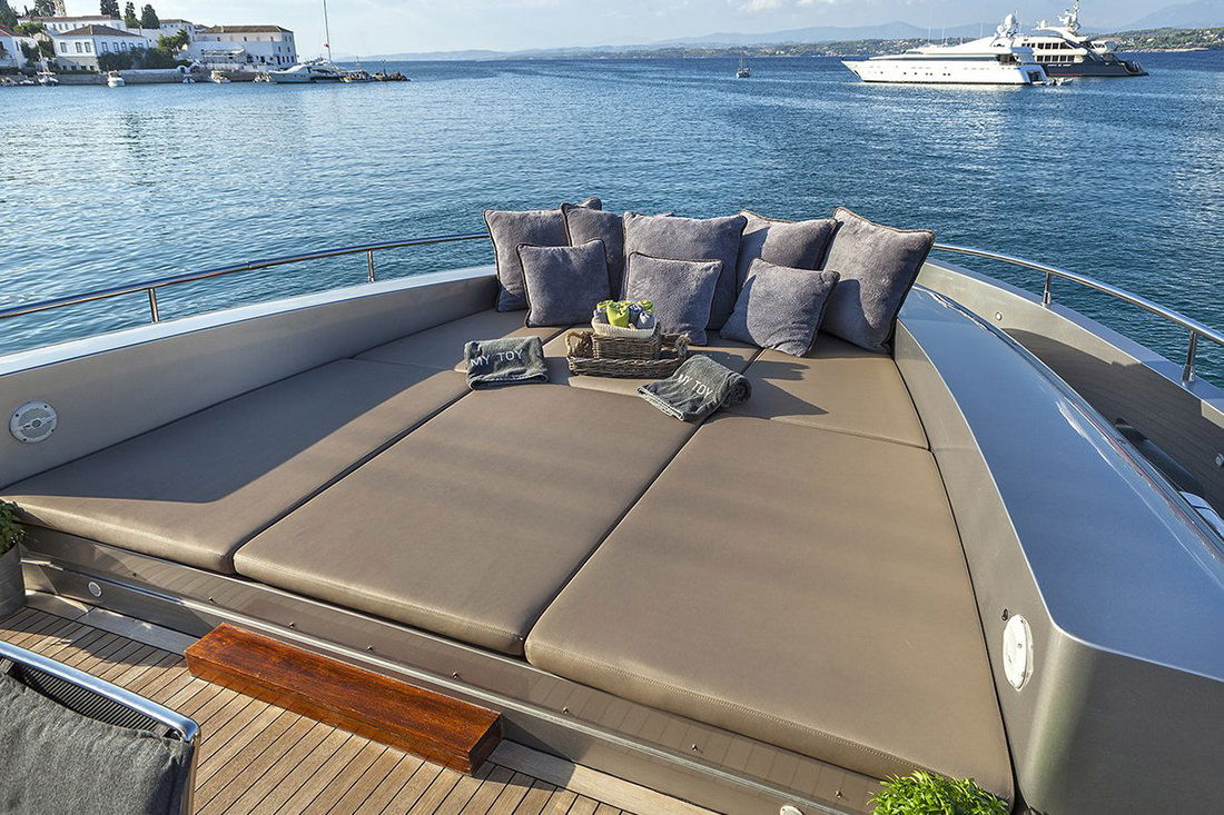 AB Yachts 140