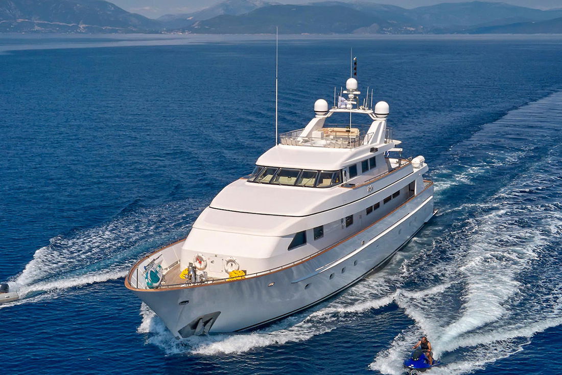 Benetti 124