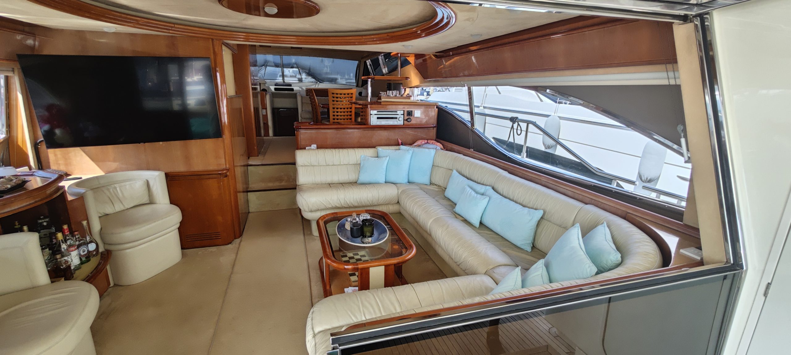 Ferretti 68