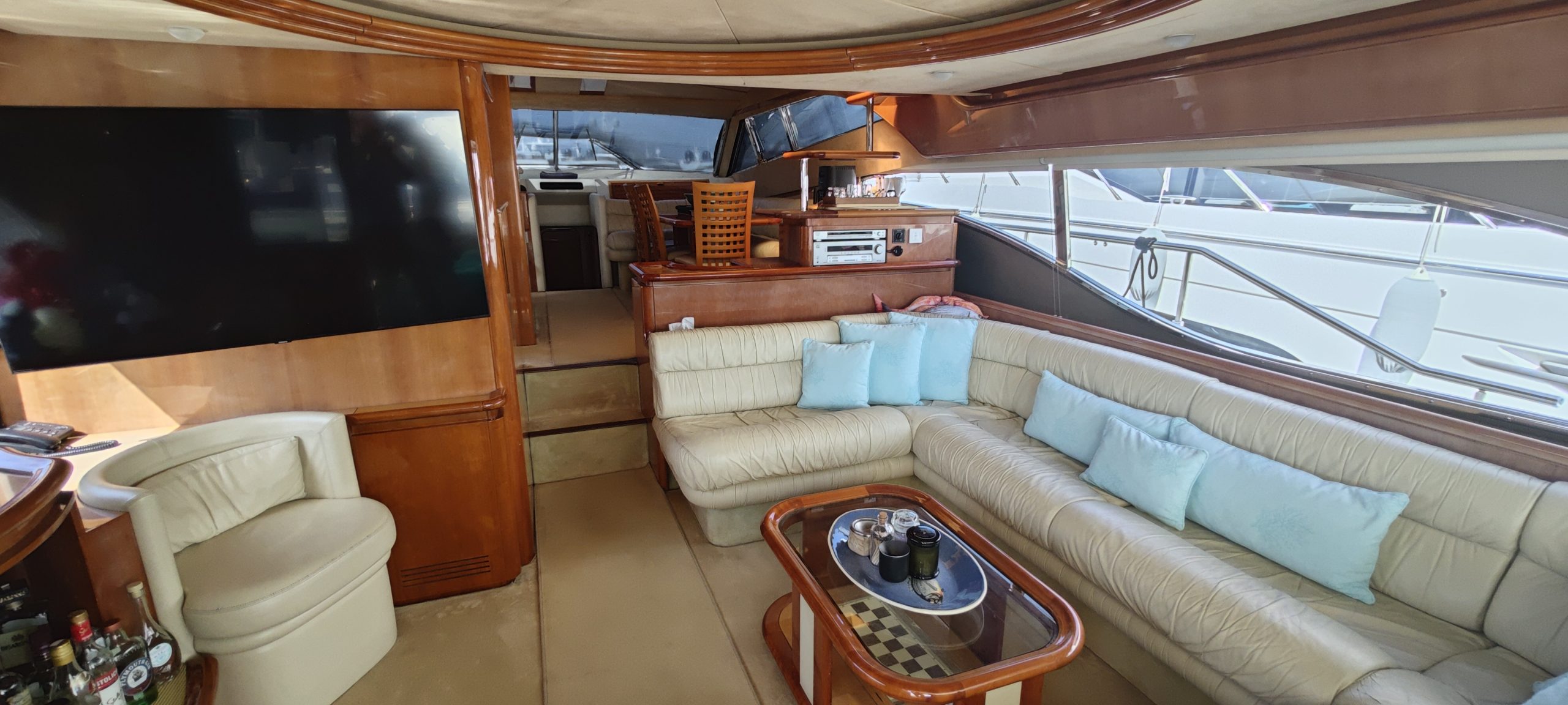 Ferretti 68