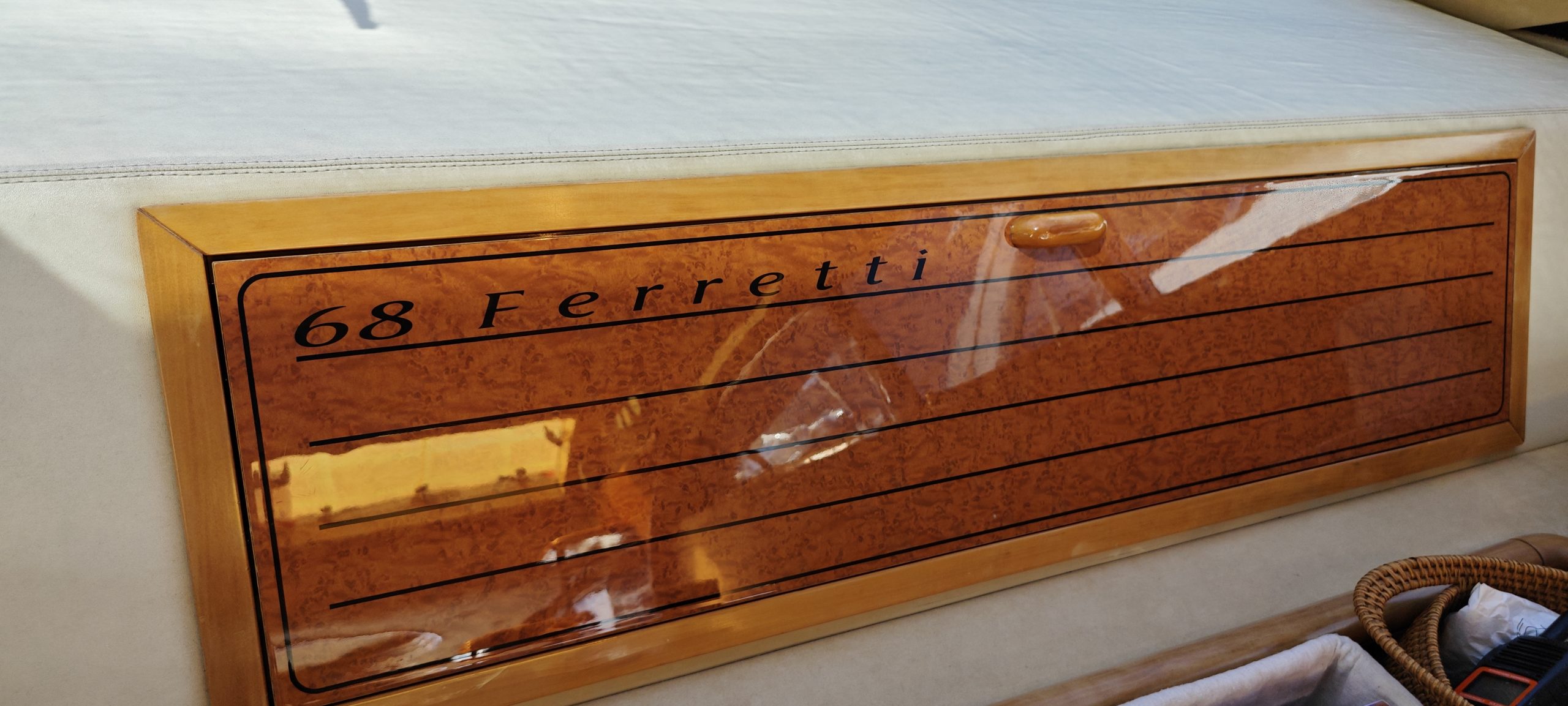 Ferretti 68
