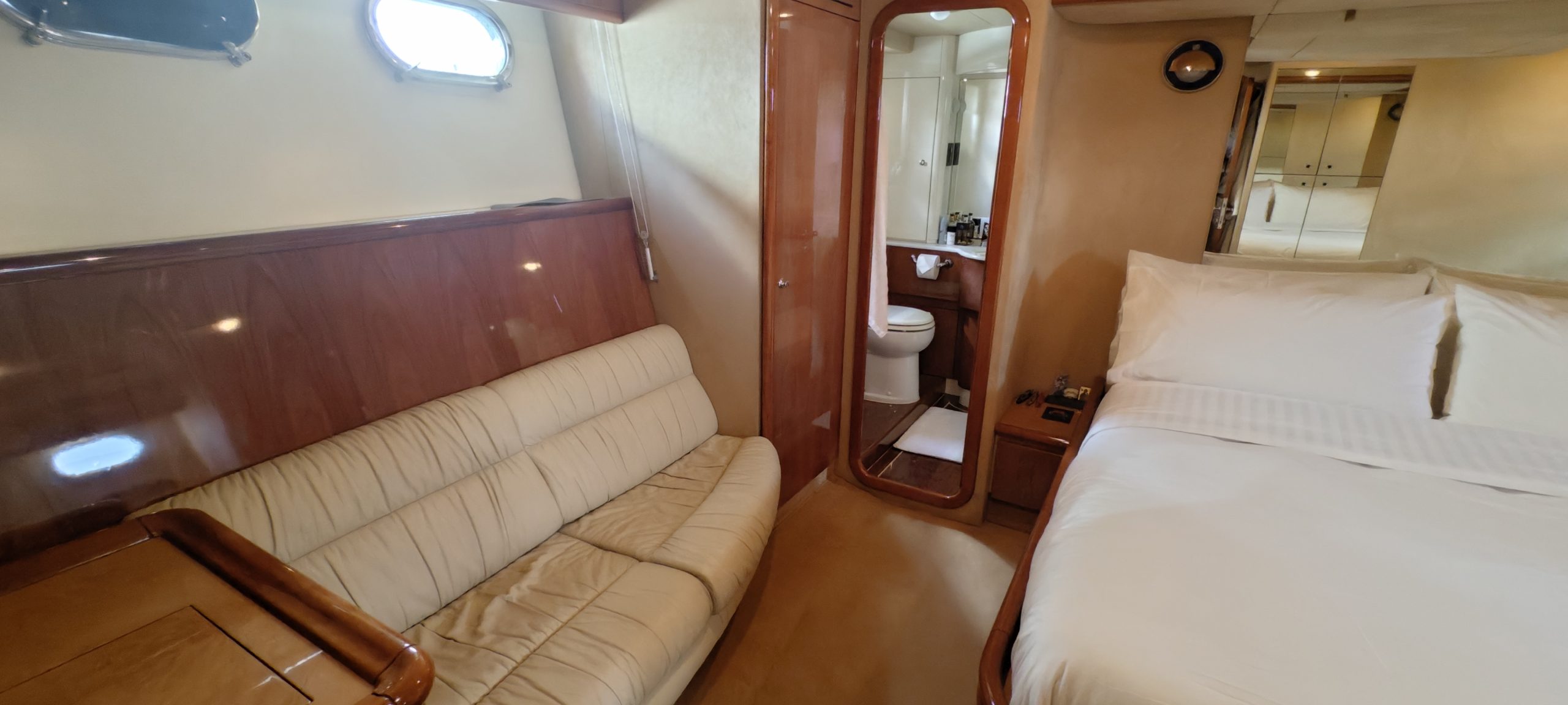 Ferretti 68