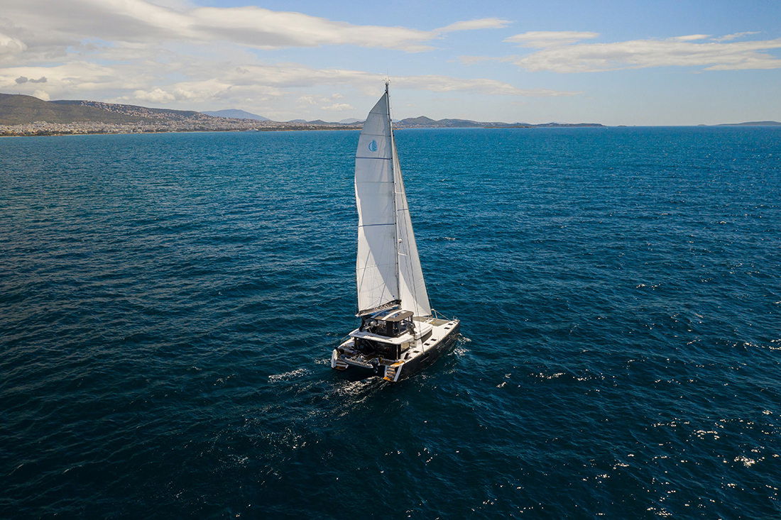 Lagoon 52