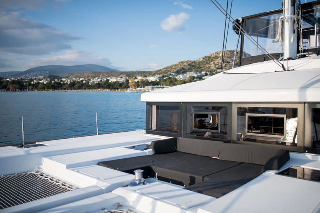 Lagoon 52