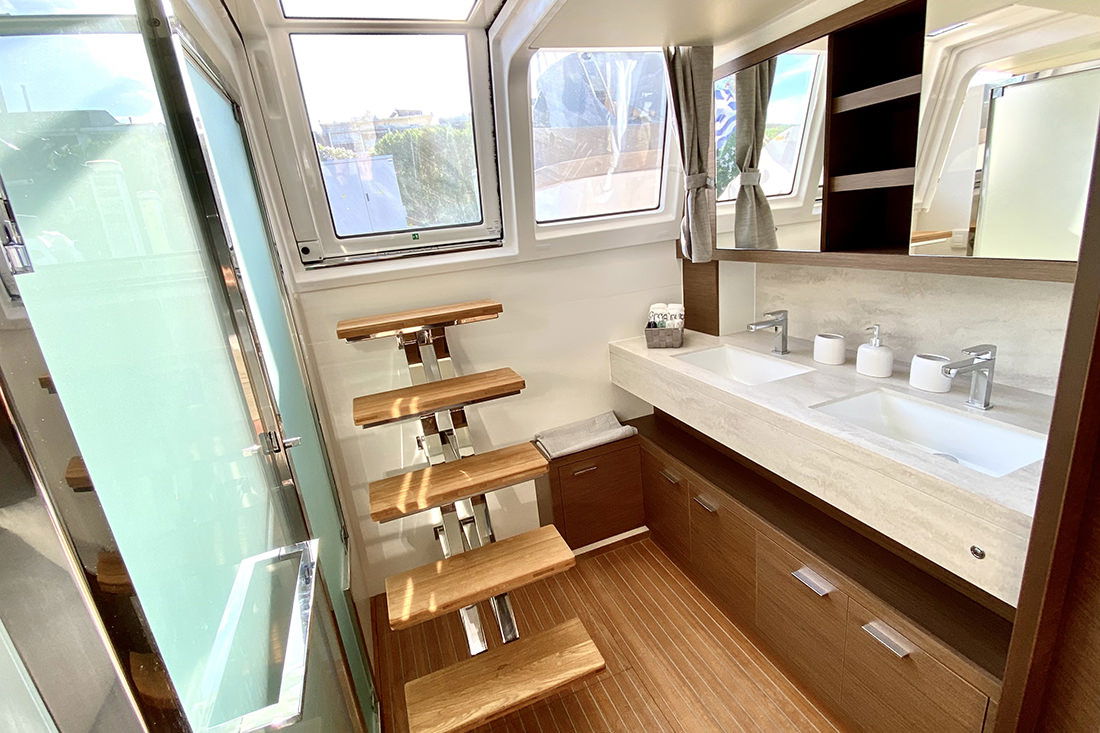 Lagoon 620