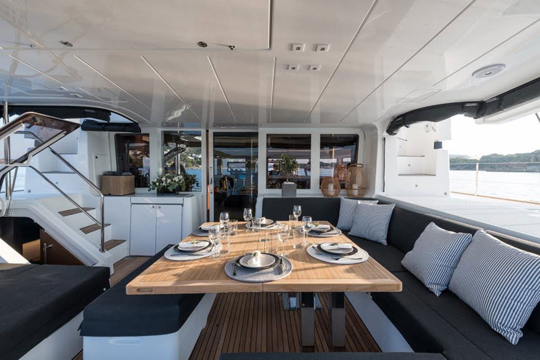 Lagoon 52