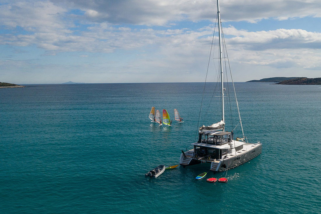 Lagoon 52