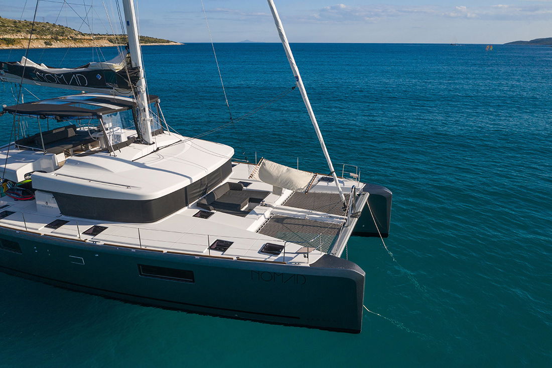Lagoon 52
