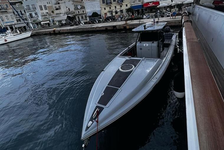 Cigarette 39 Top Fish