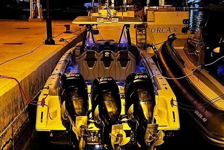 Cigarette 39 Top Fish