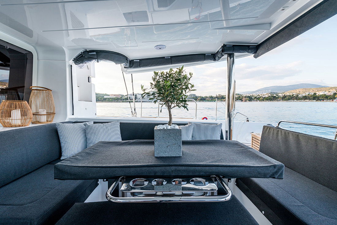 Lagoon 52