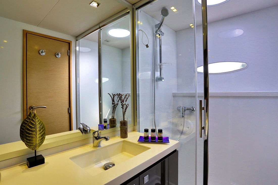 Fountaine Pajot Sanya 57