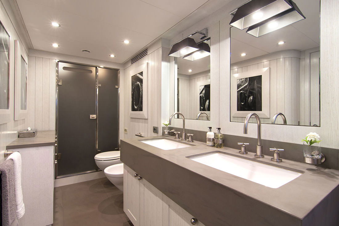 Cantieri di Pisa Akhir 105