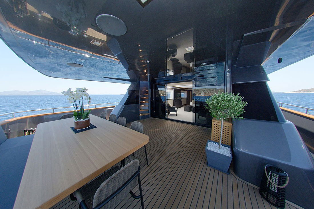 Cantieri di Pisa Akhir 110