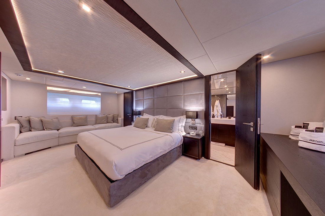 Cantieri di Pisa Akhir 110