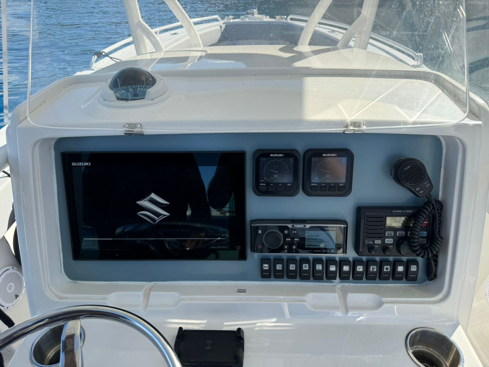Jupiter 31 Center Console