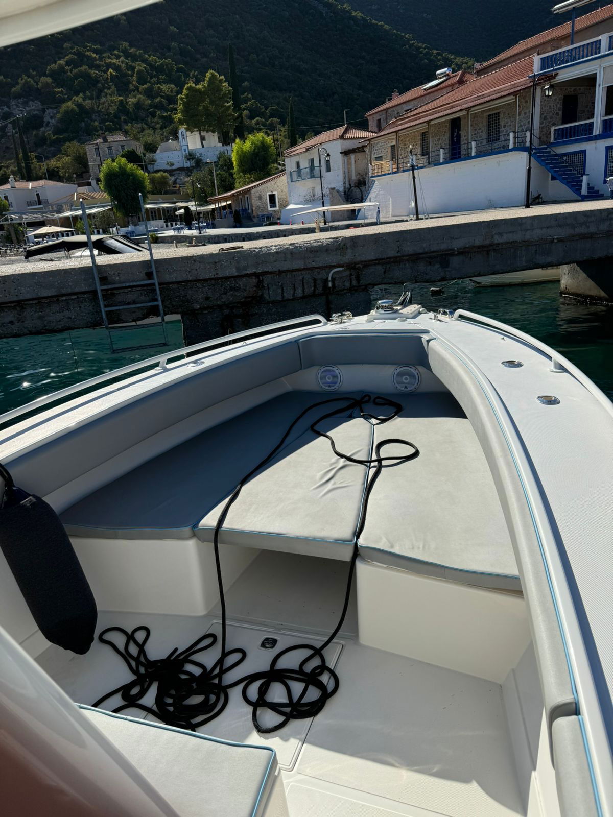 Jupiter 31 Center Console