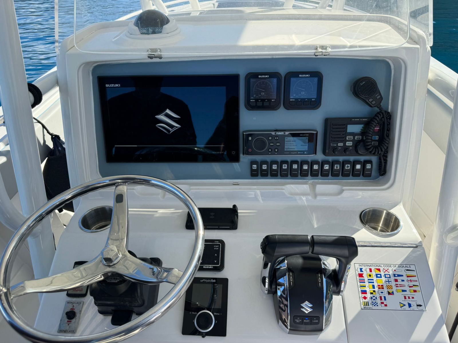 Jupiter 31 Center Console
