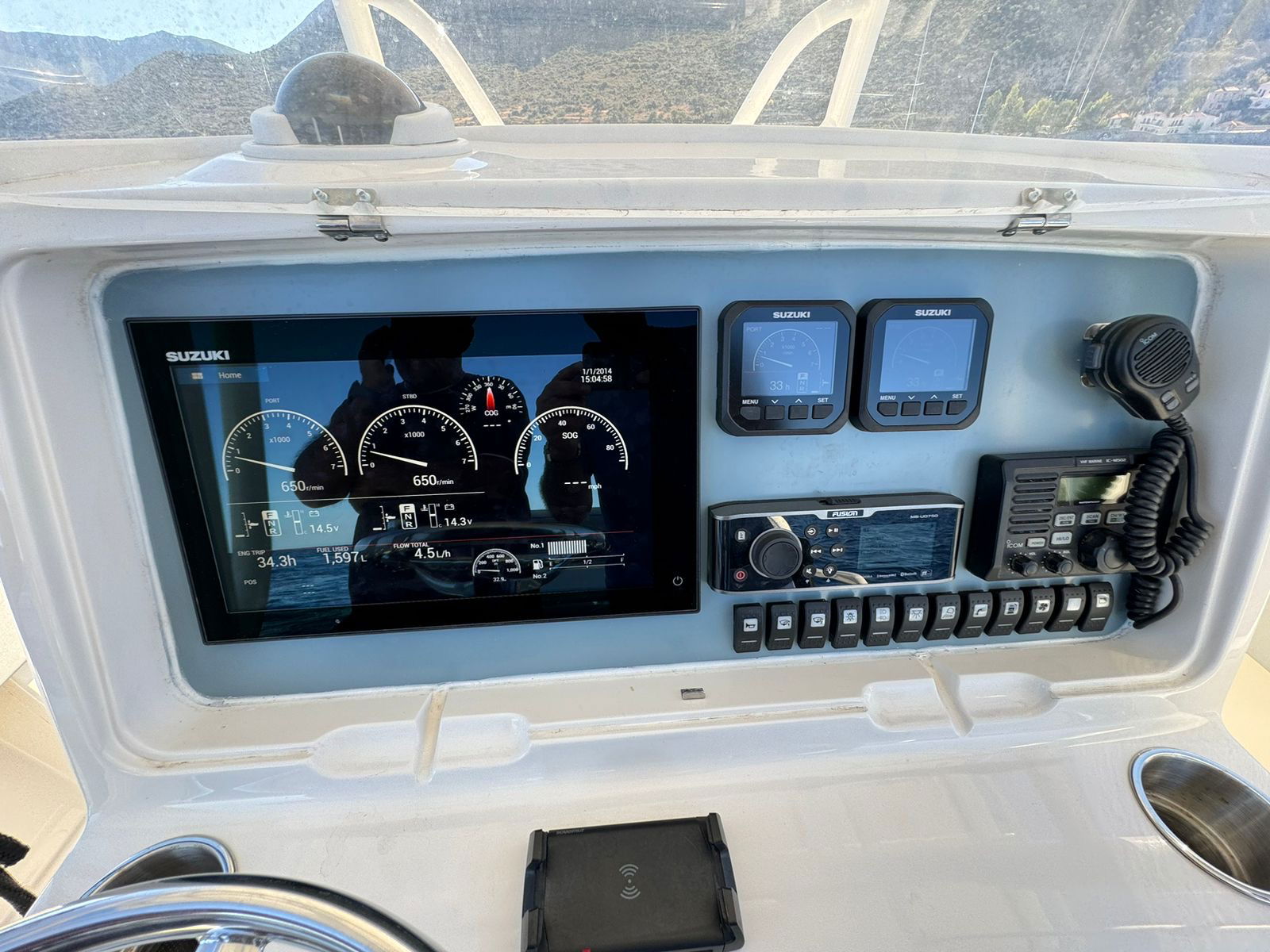 Jupiter 31 Center Console