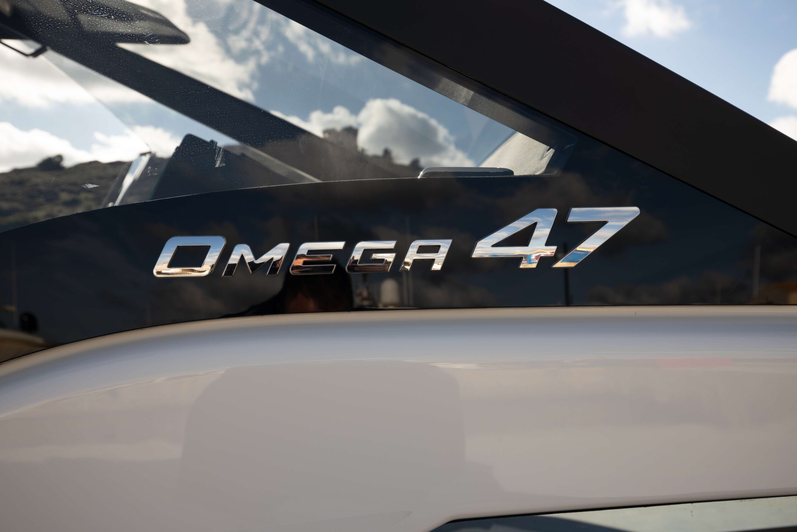 Technohull Omega 47