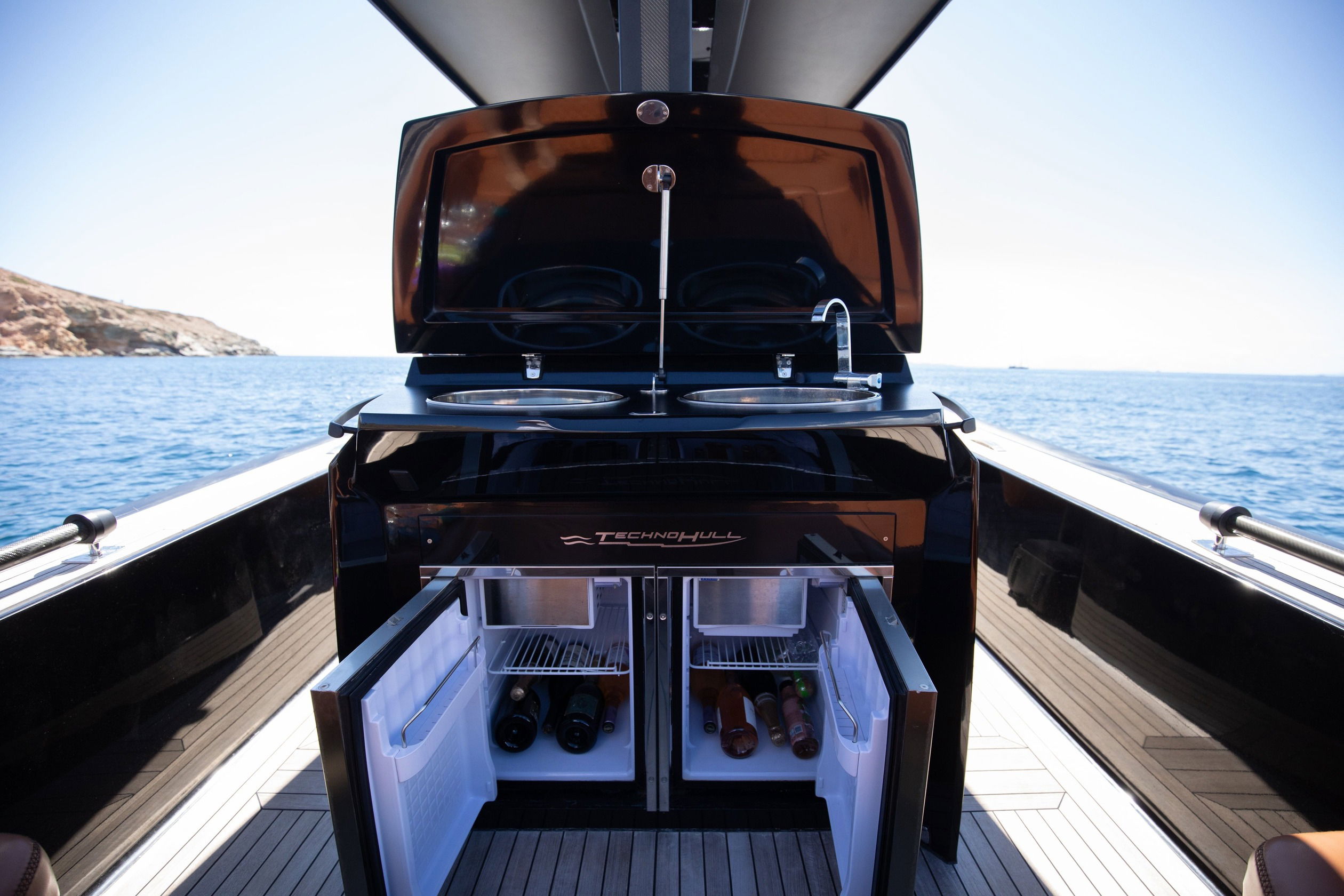 Technohull Omega 47