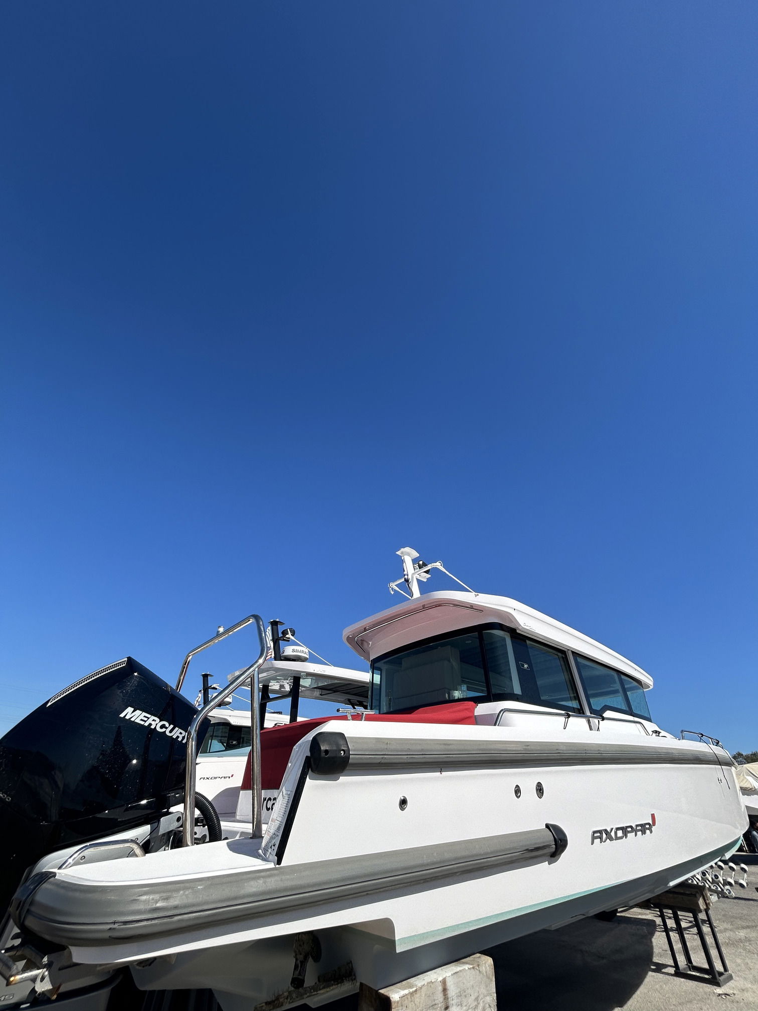 Axopar 37 Cross Cabin