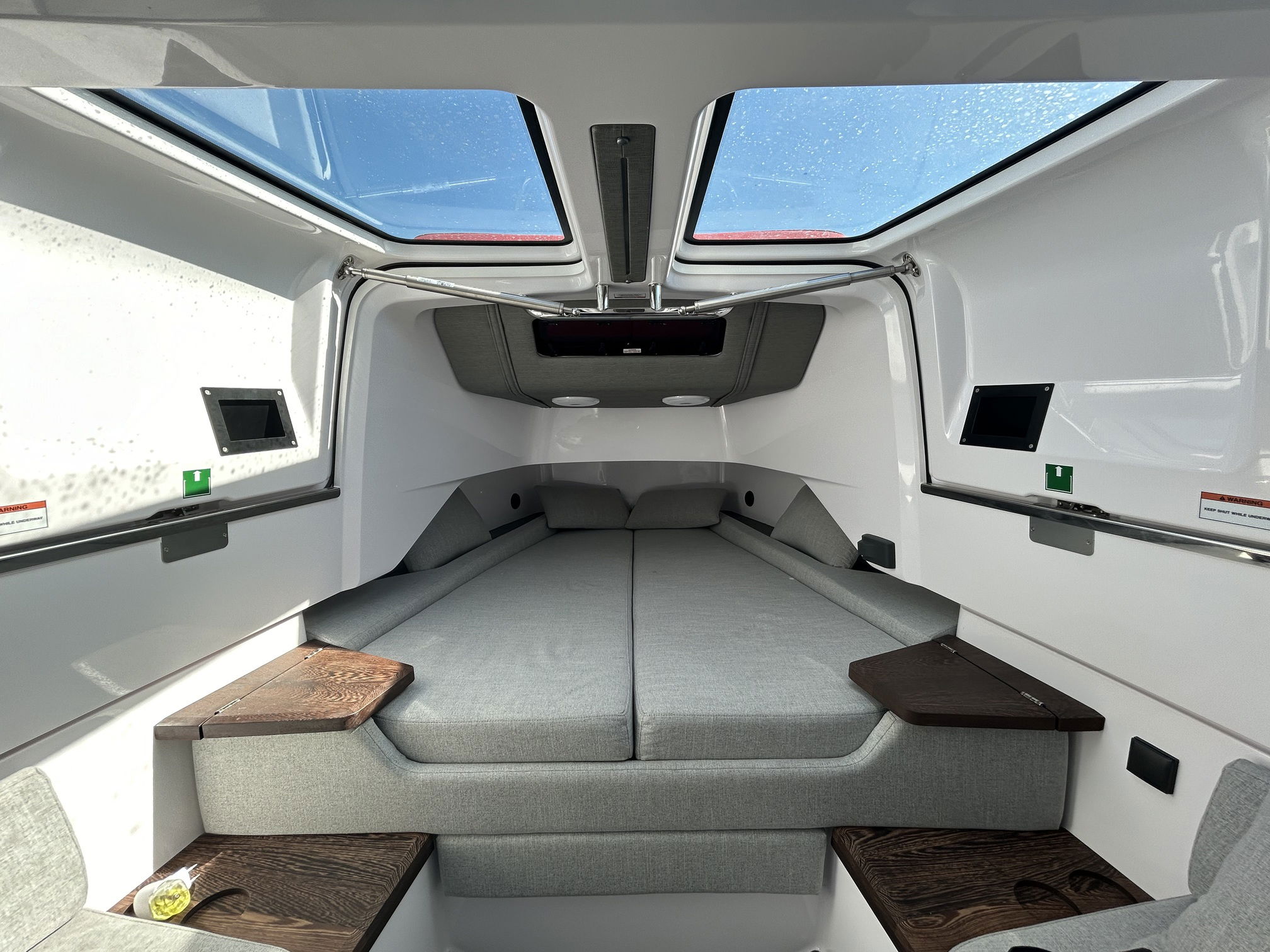 Axopar 37 Cross Cabin