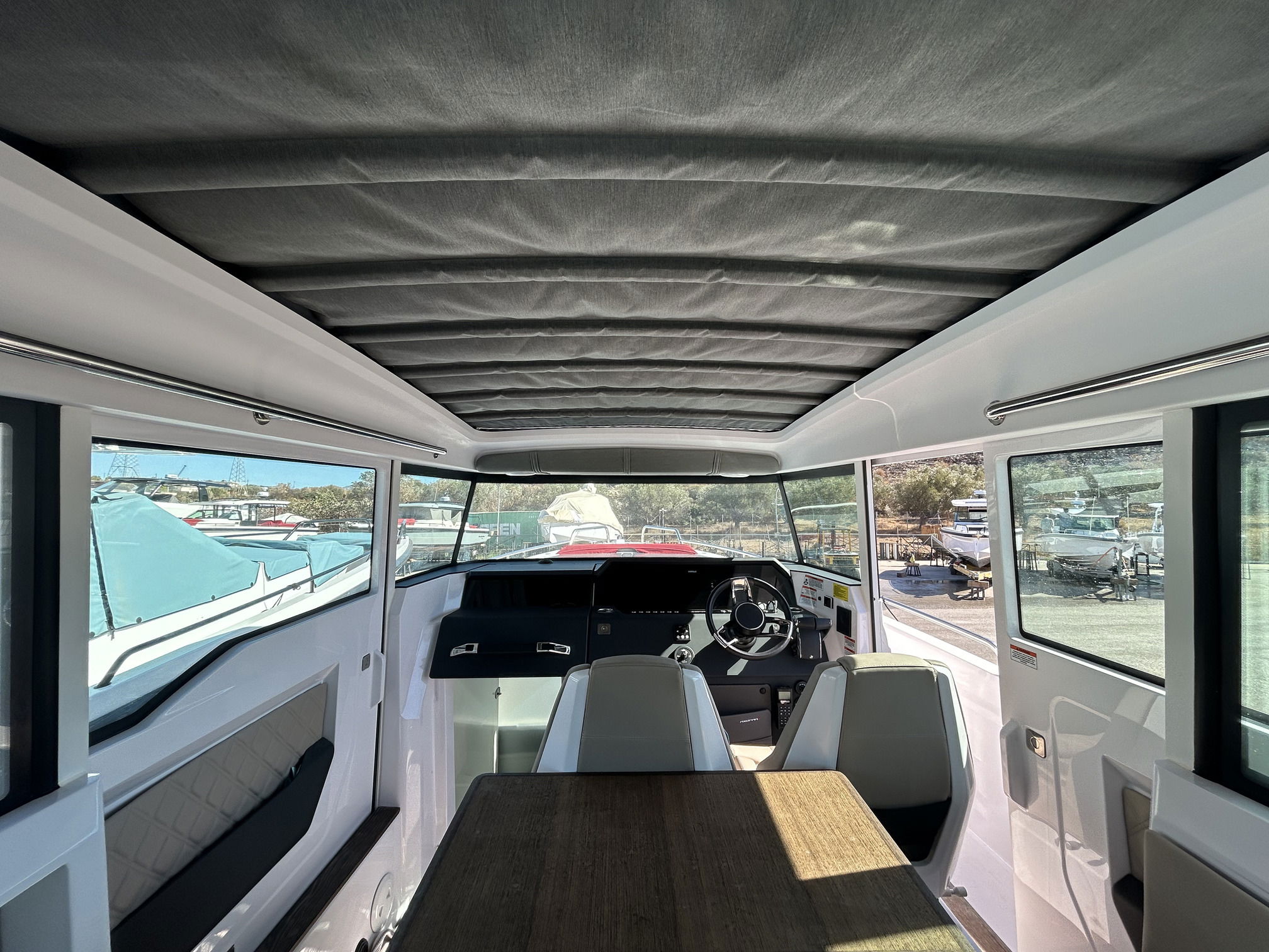 Axopar 37 Cross Cabin