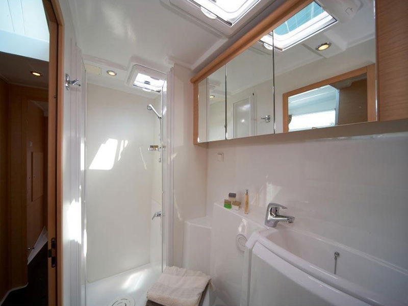 Nirvana AC Watermaker Gen + elegant pack refit 2022