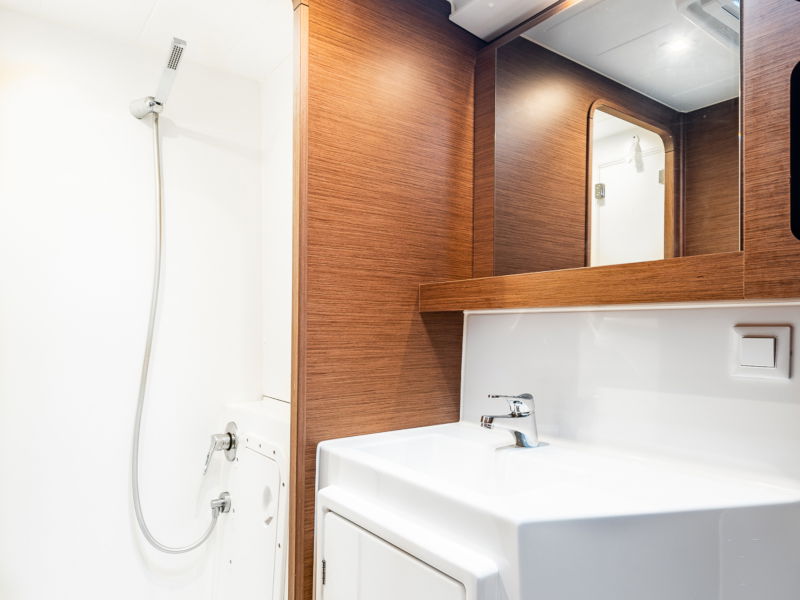 Beauty L A/C-GEN-WATER MAKER-SOLAR-ELEC.WC