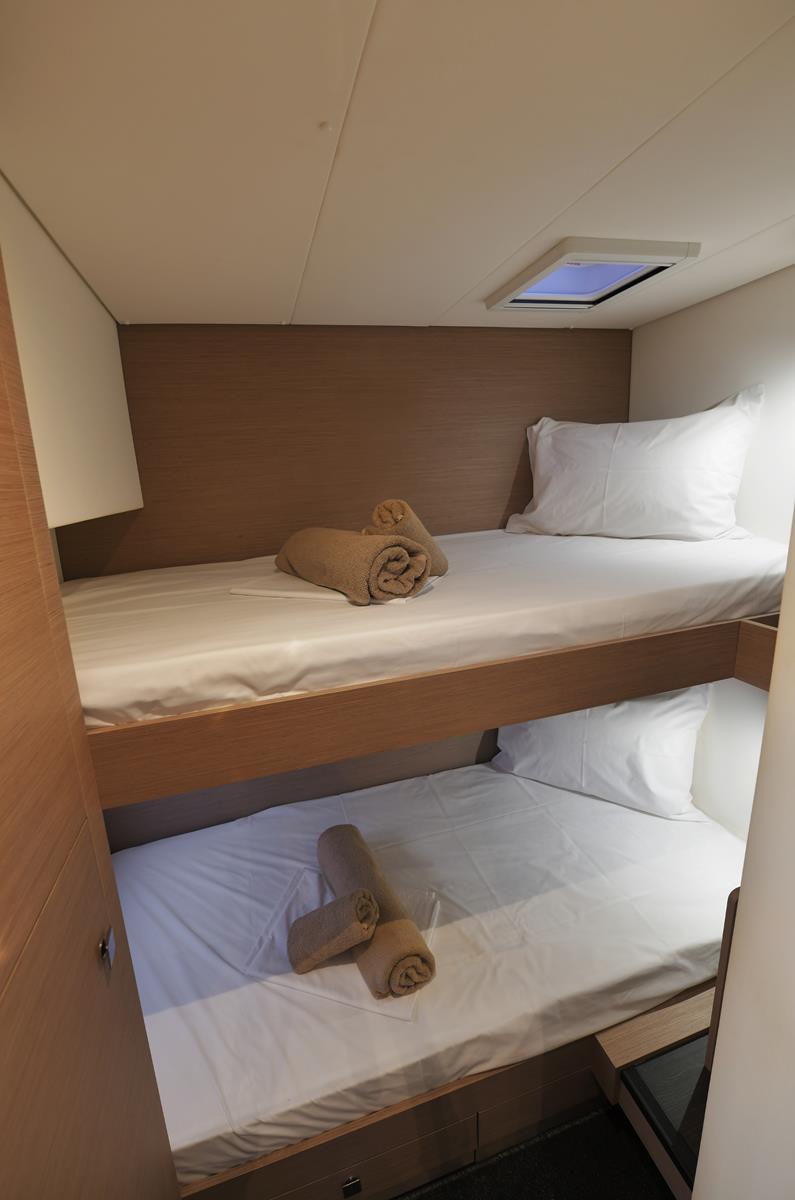 Eclipsea | A/C, Gen, Water-maker, 12 pax