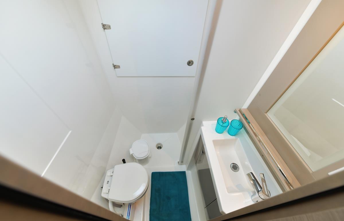 Eclipsea | A/C, Gen, Water-maker, 12 pax