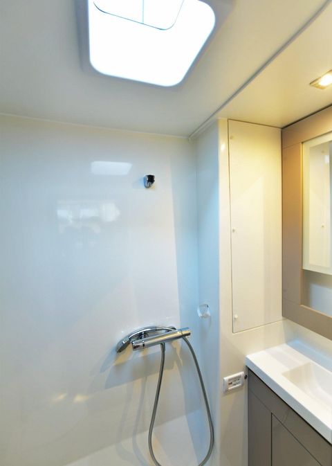 Eclipsea | A/C, Gen, Water-maker, 12 pax