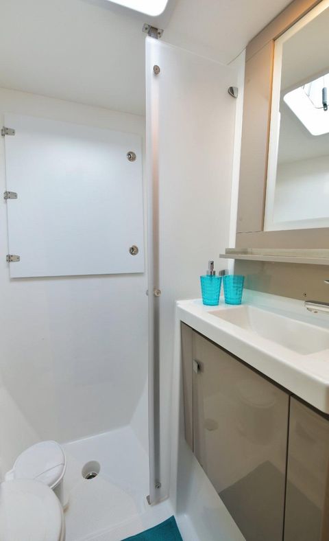 Eclipsea | A/C, Gen, Water-maker, 12 pax