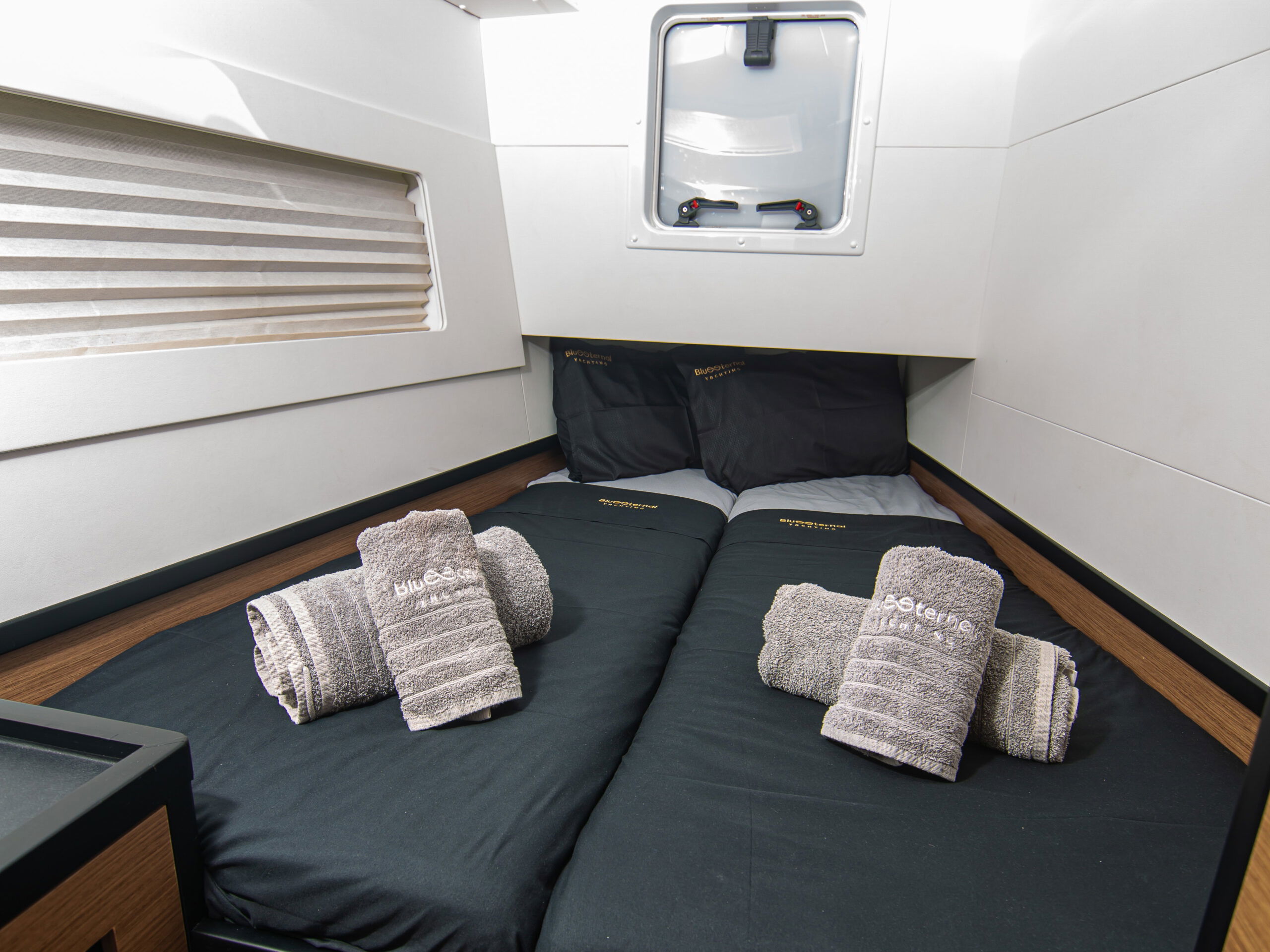 Sol Invictus VIP-equipped