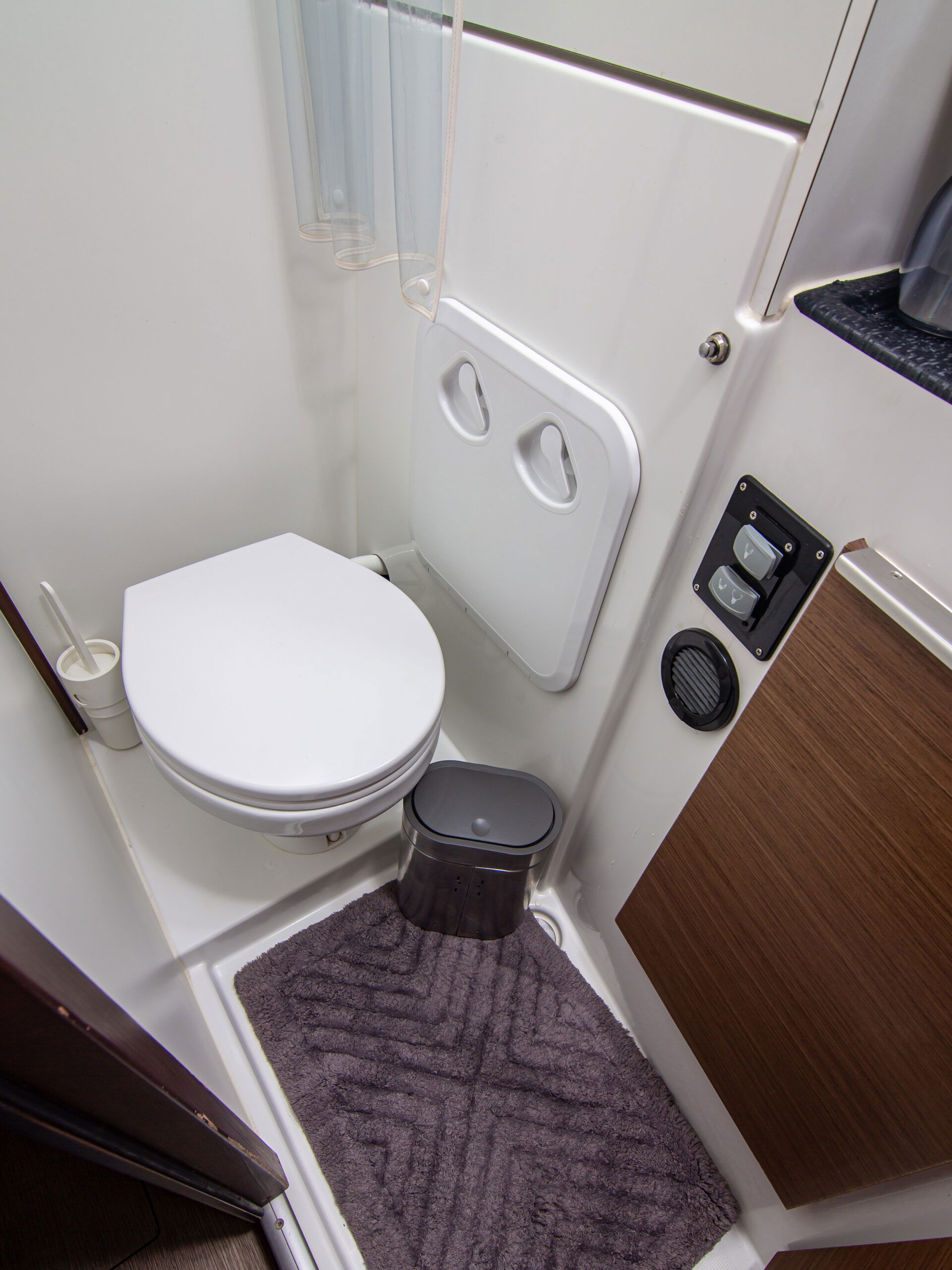 Sol Invictus VIP-equipped