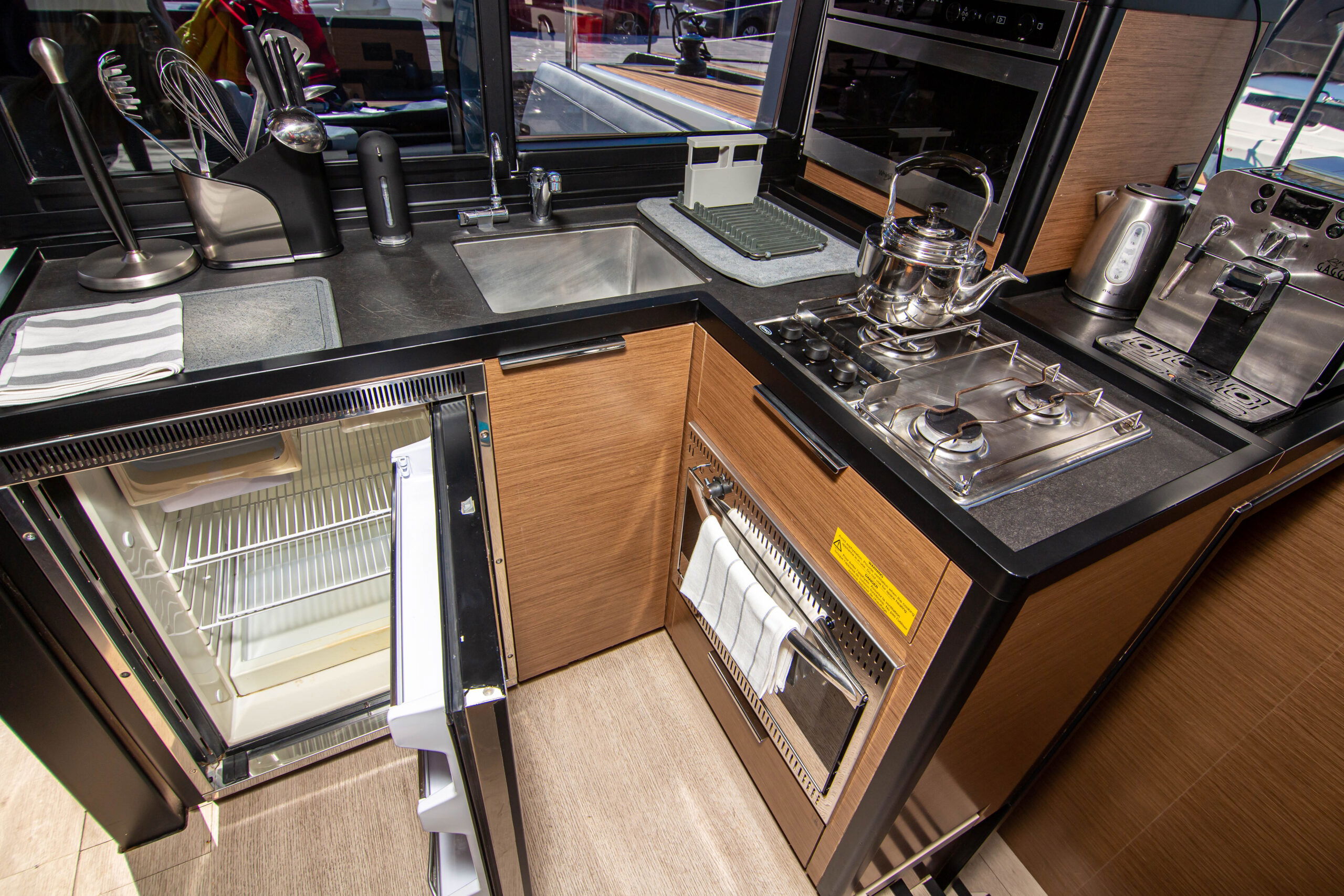 Sol Invictus VIP-equipped