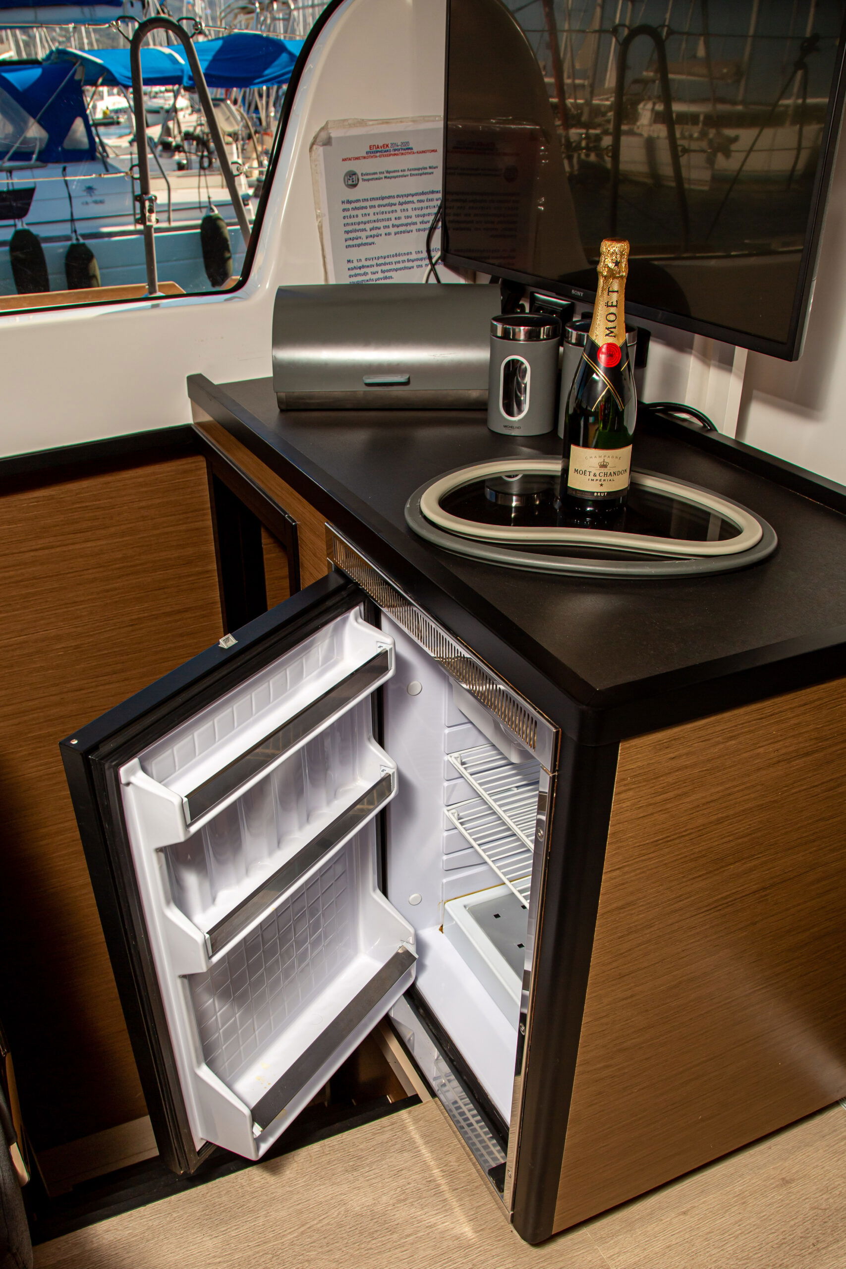 Sol Invictus VIP-equipped