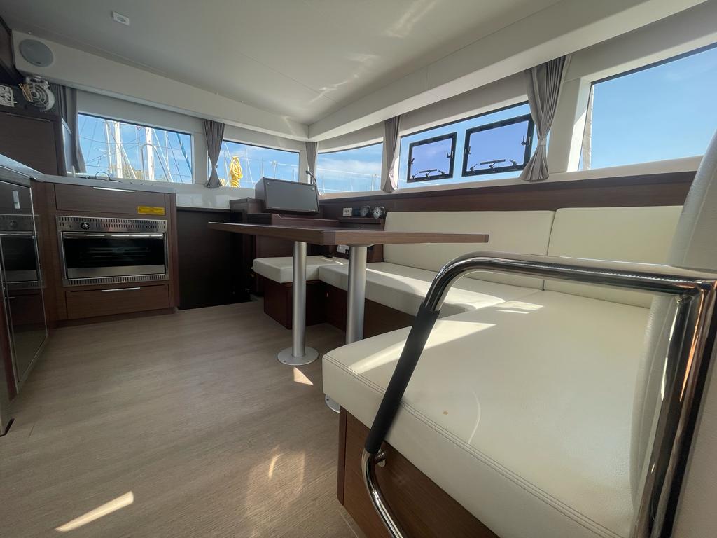 Nina (A/C, Gen 10KWA, watermaker, electric winch)