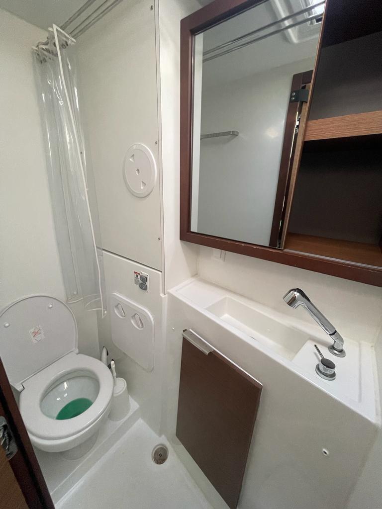 Nina (A/C, Gen 10KWA, watermaker, electric winch)