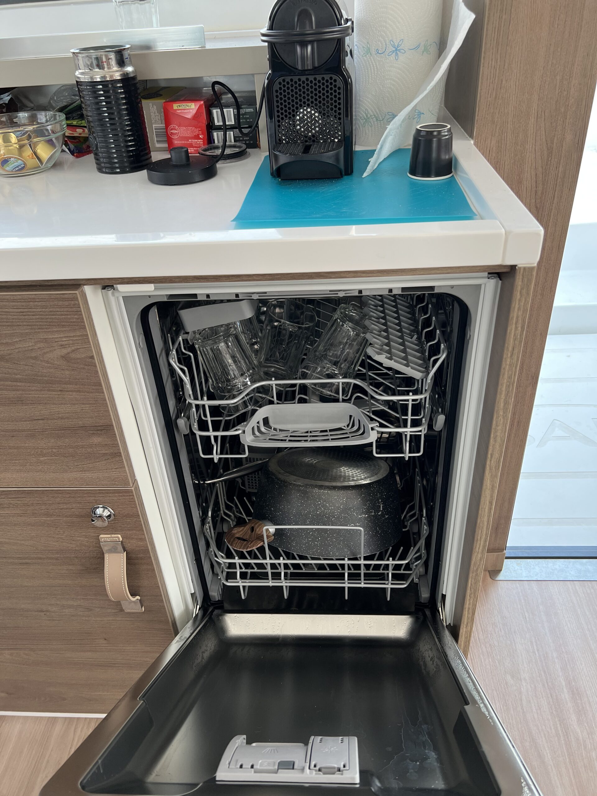 Star Velvet (A/C, Generator, Water Maker, dishwasher)