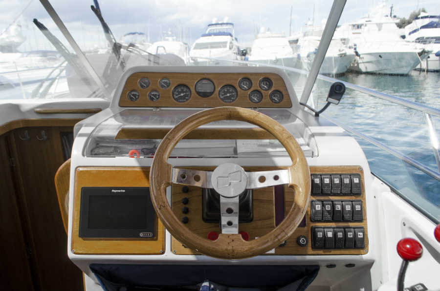 Nimbus 320 Coupe