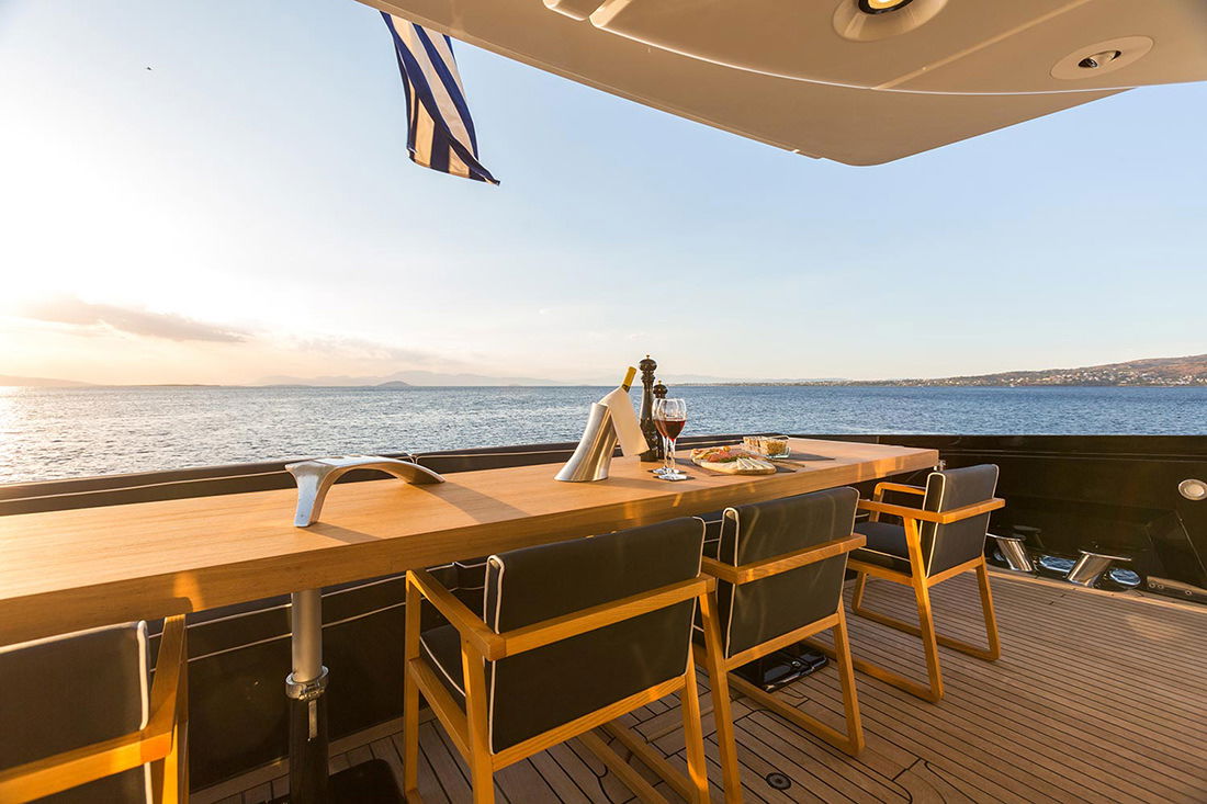 Devonport Custom 42m