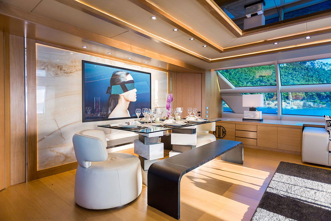 Devonport Custom 42m