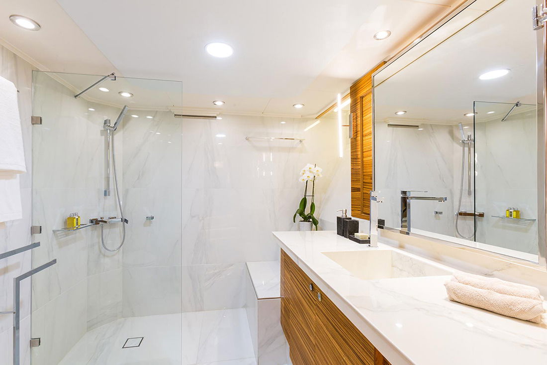Devonport Custom 42m