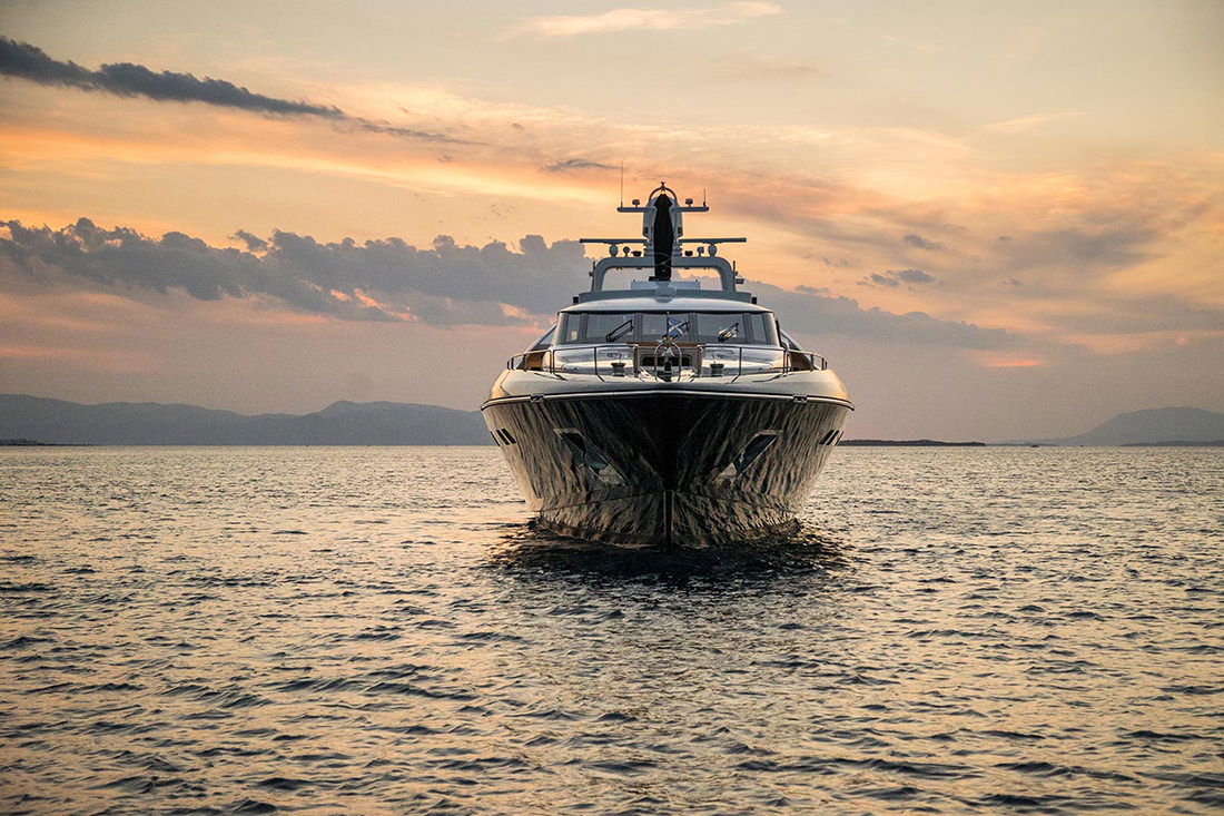 Devonport Custom 42m